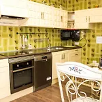 Geraeumiges Haus Mit Exklusivem Schwimmbad Und Solarium- By Interhome *