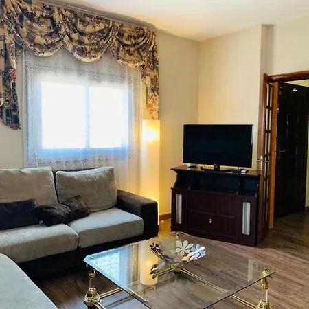 Geraeumiges Haus Mit Exklusivem Schwimmbad Und Solarium- By Interhome *