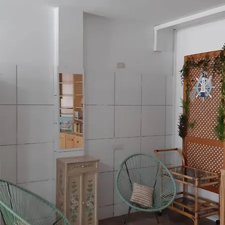 Geraeumiges Haus Mit Exklusivem Schwimmbad Und Solarium- By Interhome *