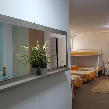 Geraeumiges Haus Mit Exklusivem Schwimmbad Und Solarium- By Interhome Casa de Férias *
