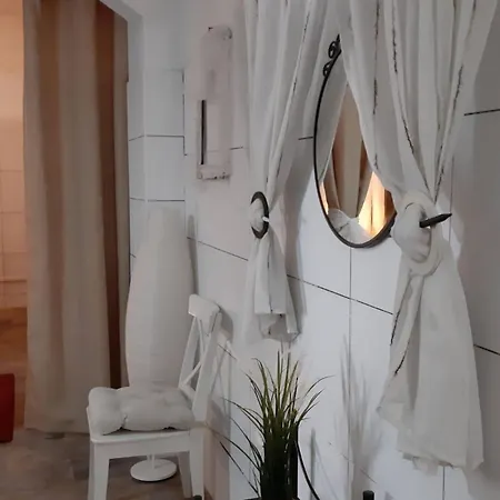 Casa vacanze Geraeumiges Haus Mit Exklusivem Schwimmbad Und Solarium- By Interhome