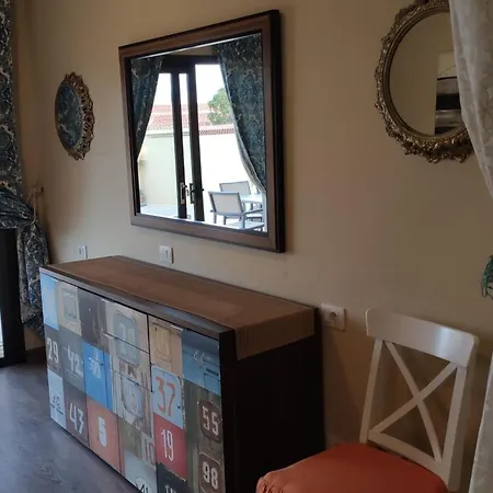 Geraeumiges Haus Mit Exklusivem Schwimmbad Und Solarium- By Interhome Casa vacanze *