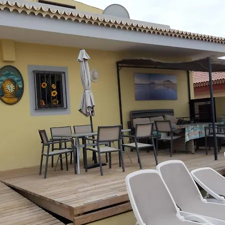 Geraeumiges Haus Mit Exklusivem Schwimmbad Und Solarium- By Interhome Casa vacanze