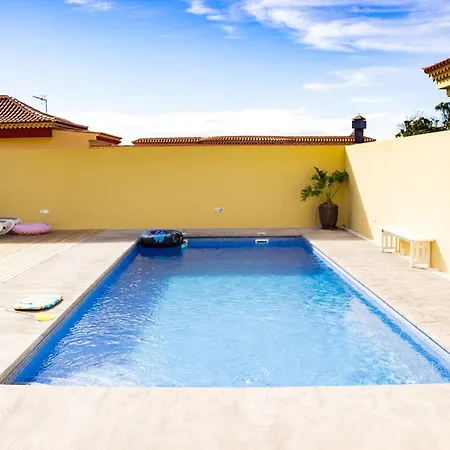 Geraeumiges Haus Mit Exklusivem Schwimmbad Und Solarium- By Interhome Las Galletas