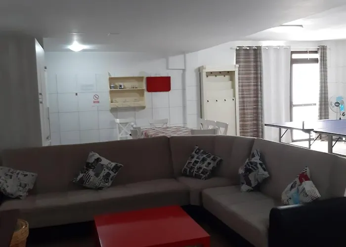 Geraeumiges Haus Mit Exklusivem Schwimmbad Und Solarium- By Interhome ラス・ガジェタス