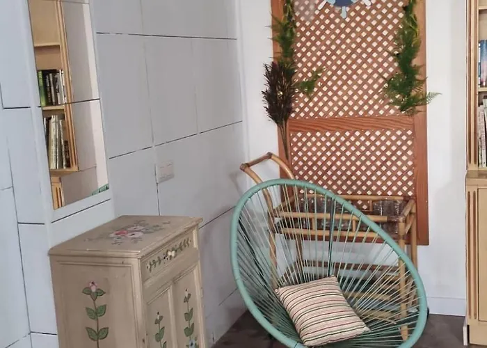 Geraeumiges Haus Mit Exklusivem Schwimmbad Und Solarium- By Interhome