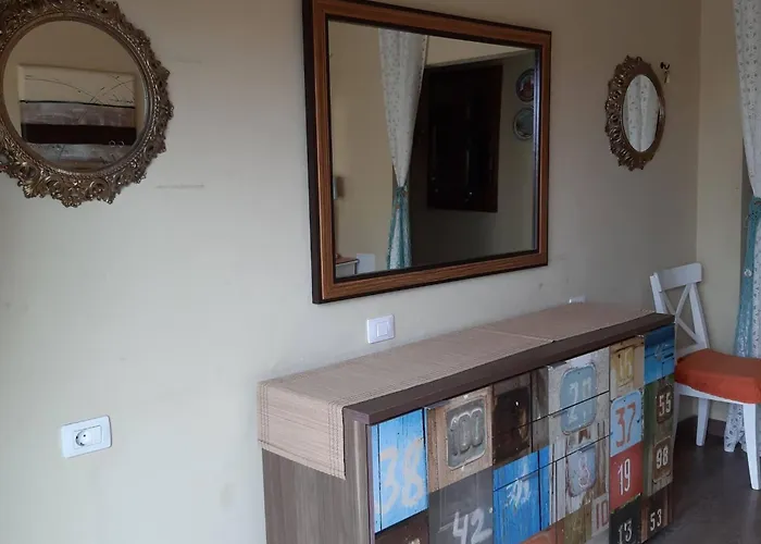 Geraeumiges Haus Mit Exklusivem Schwimmbad Und Solarium- By Interhome * ラス・ガジェタス