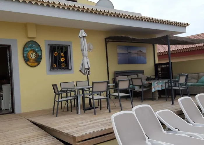 Geraeumiges Haus Mit Exklusivem Schwimmbad Und Solarium- By Interhome 別荘