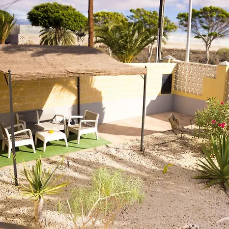 Geraeumiges Haus Mit Exklusivem Schwimmbad Und Solarium- By Interhome Las Galletas