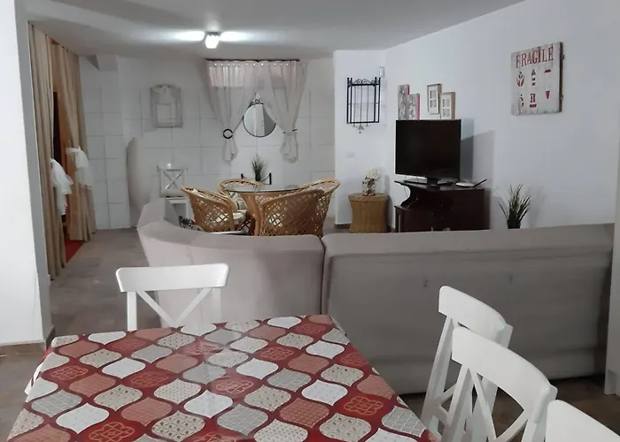 Geraeumiges Haus Mit Exklusivem Schwimmbad Und Solarium- By Interhome Las Galletas