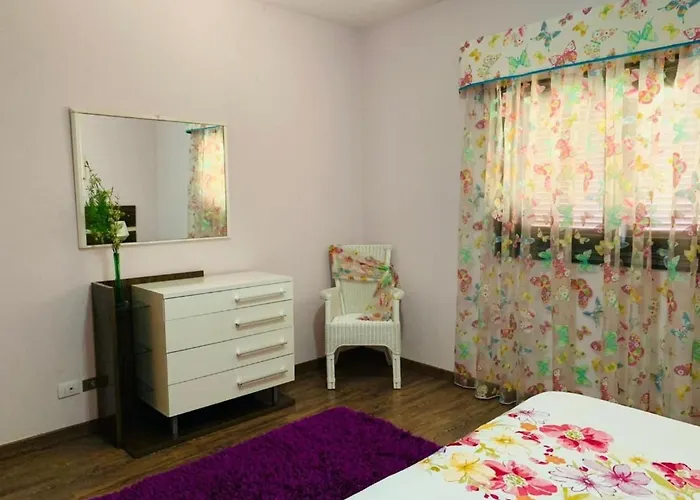 Geraeumiges Haus Mit Exklusivem Schwimmbad Und Solarium- By Interhome Ferienhaus *