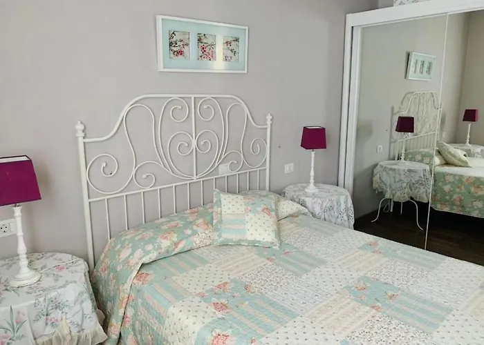 Ferienhaus Geraeumiges Haus Mit Exklusivem Schwimmbad Und Solarium- By Interhome *