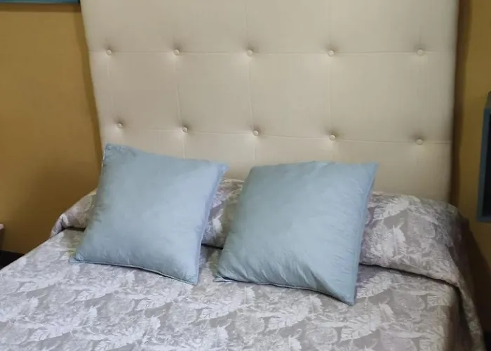 Geraeumiges Haus Mit Exklusivem Schwimmbad Und Solarium- By Interhome