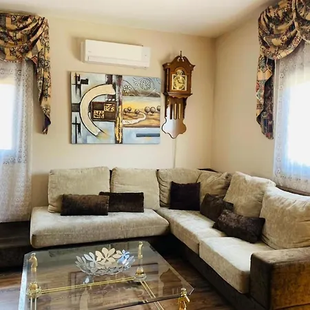 Geraeumiges Haus Mit Exklusivem Schwimmbad Und Solarium- By Interhome Las Galletas