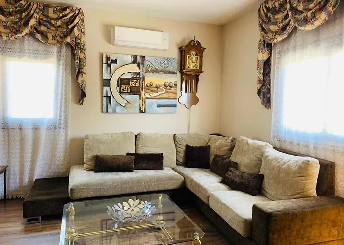 Geraeumiges Haus Mit Exklusivem Schwimmbad Und Solarium- By Interhome Las Galletas