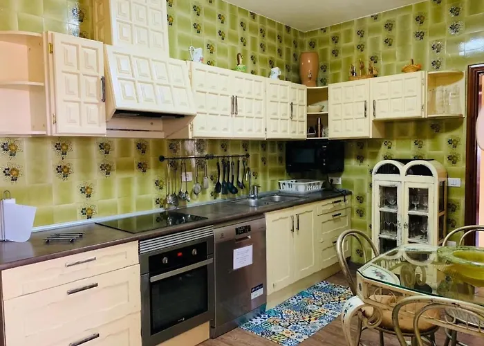 Geraeumiges Haus Mit Exklusivem Schwimmbad Und Solarium- By Interhome Vakantiehuis Las Galletas