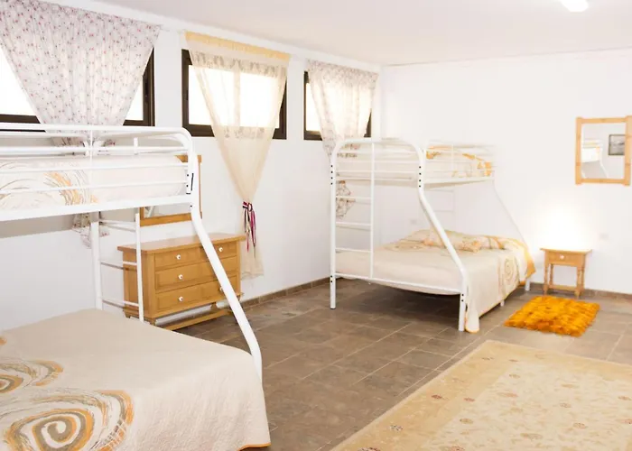 Geraeumiges Haus Mit Exklusivem Schwimmbad Und Solarium- By Interhome * Las Galletas